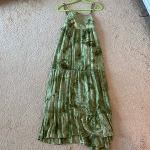 Maxi green tie-dye dress. Going on vacation? You need this!